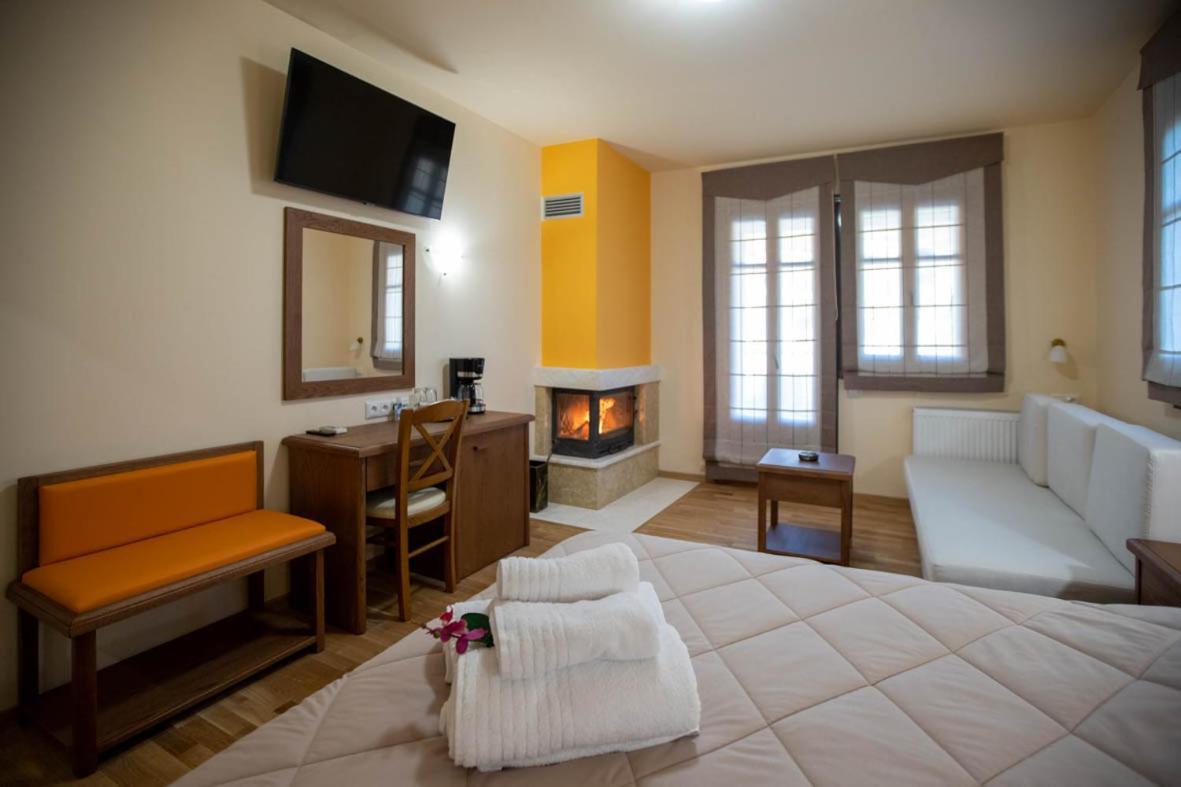 Rentinia Inn Rentina Bagian luar foto