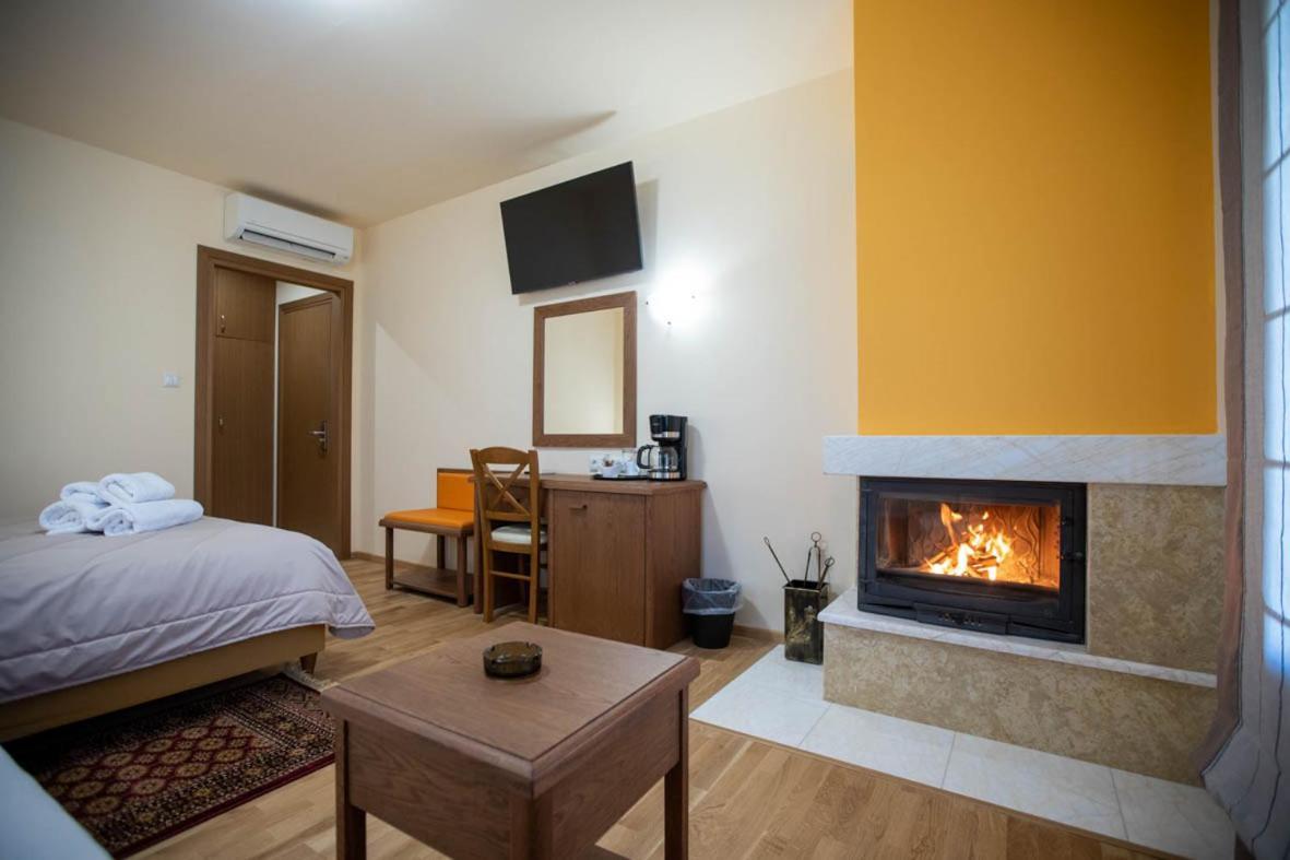 Rentinia Inn Rentina Bagian luar foto