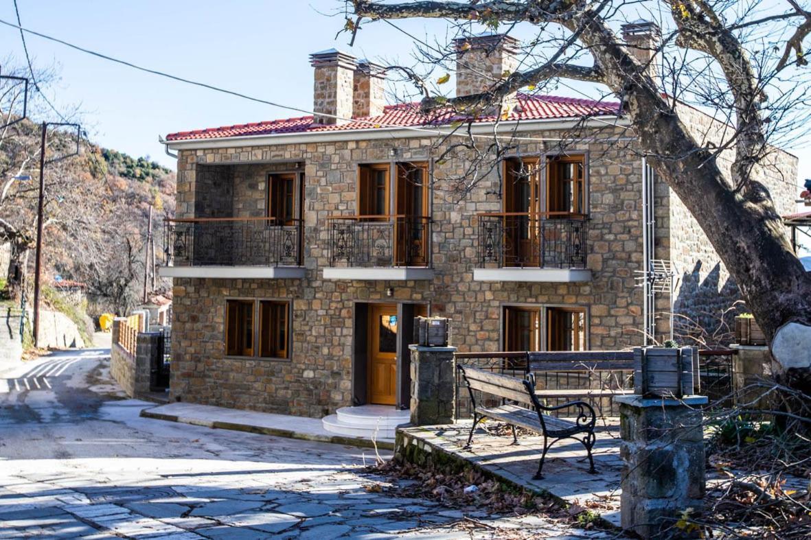 Rentinia Inn Rentina Bagian luar foto