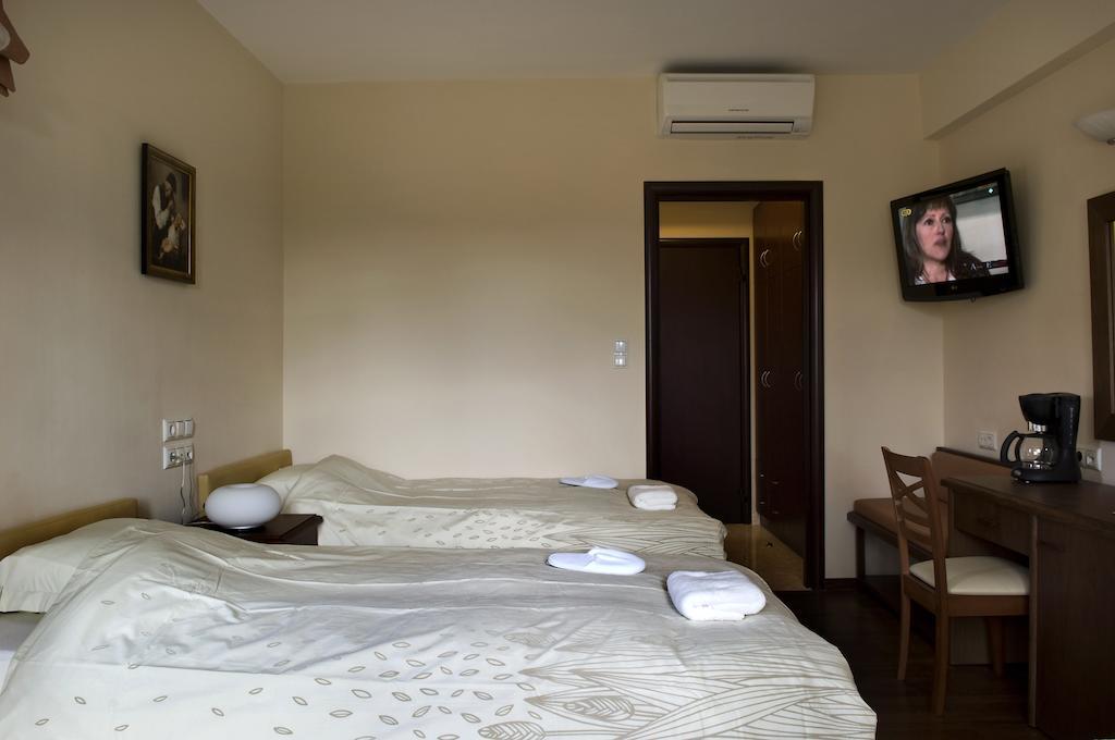 Rentinia Inn Rentina Bagian luar foto